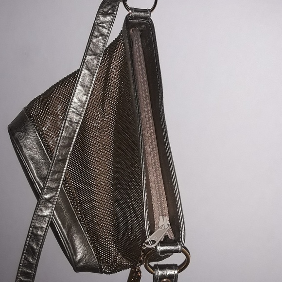 Whiting & Davis gold metallic mesh crossbody bag - Picture 3 of 8